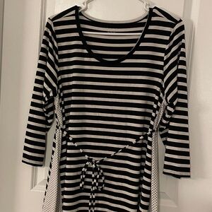 Motherhood Maternity tunic top size XL